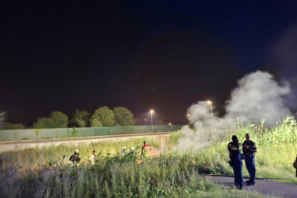 Brand in vaartuig in Leeuwarden, voorwerpen in beslag genomen