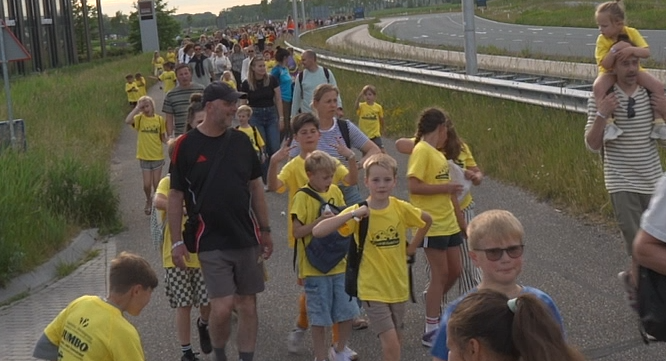 VIDEO: 80e Editie Avond4Daagse: Kinderen Lopen te poppelen om te Starten!
