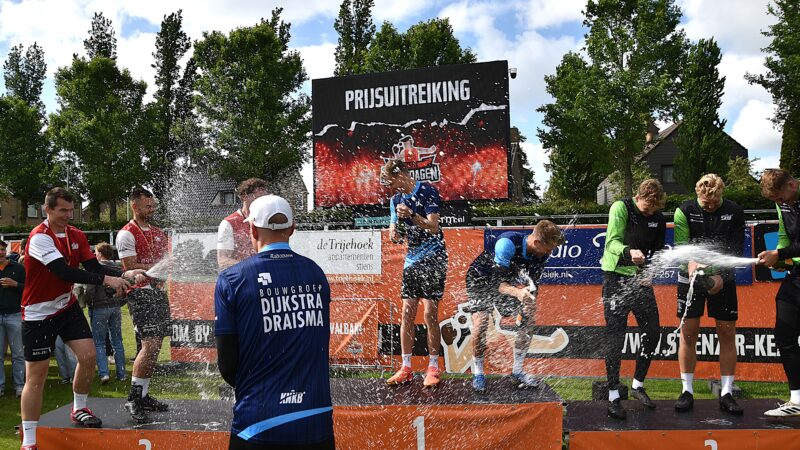 Champagne ontkurkt voor van Zwieten, Minnesma en Steenstra