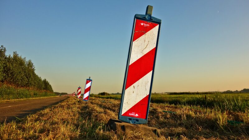 Weg naar Stiens deels dicht door asfalteringswerkzaamheden