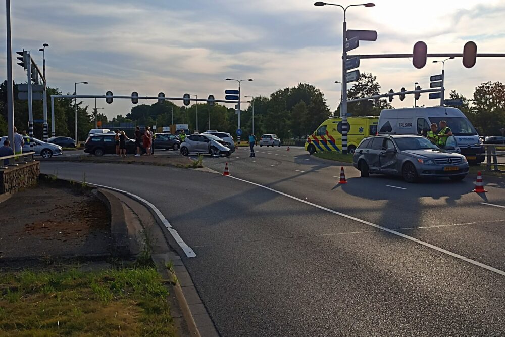 Ongeval op Drachtsterweg in Leeuwarden: één persoon naar ziekenhuis