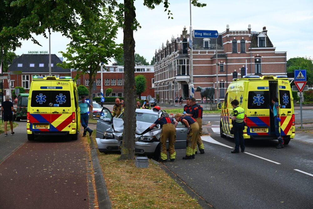 Twee gewonden bij ongeval op Harlingerstraatweg in Leeuwarden