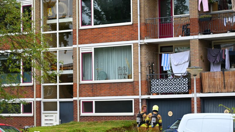 Gaslucht in bedrijfspand aan Bordineweg in Leeuwarden, brandweer doet onderzoek