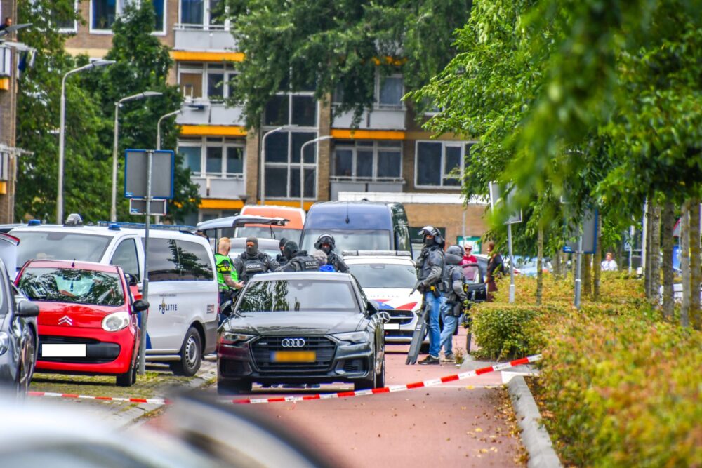 Grote politieactie in Leeuwarden na melding van persoon met vuurwapen