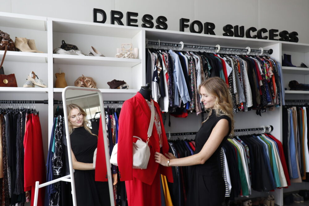 Video: Dress for Success helpt werkzoekenden vol vertrouwen op weg naar een baan