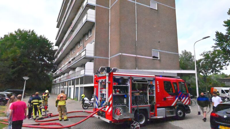 Veel rookontwikkeling bij flatbrand Leeuwarden