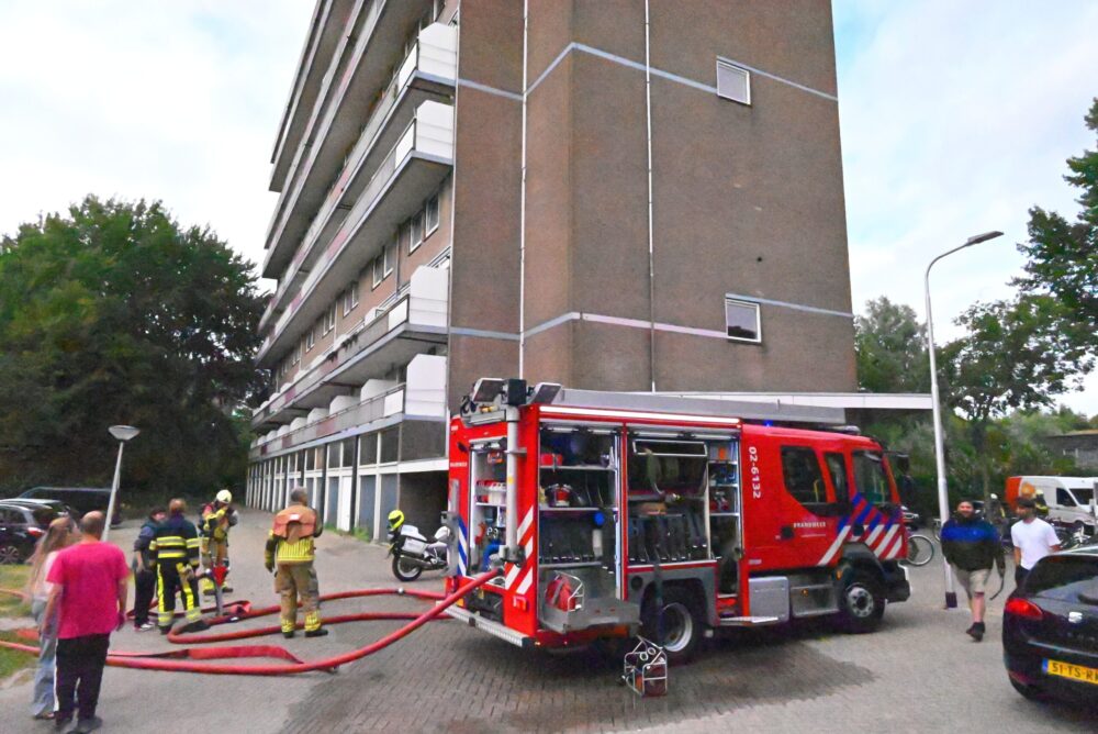 Veel rookontwikkeling bij flatbrand Leeuwarden