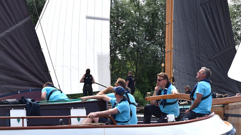 Pieter Ezn Meeter stopt als schipper Akrumer skûtsje