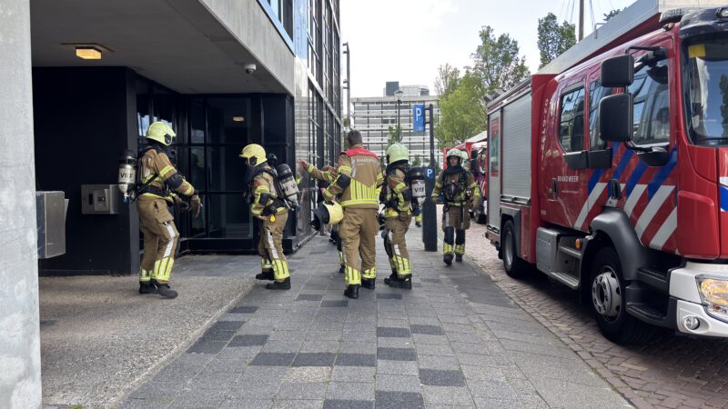 Brandweer massaal uitgerukt naar parkeergarage aan Snekerkade