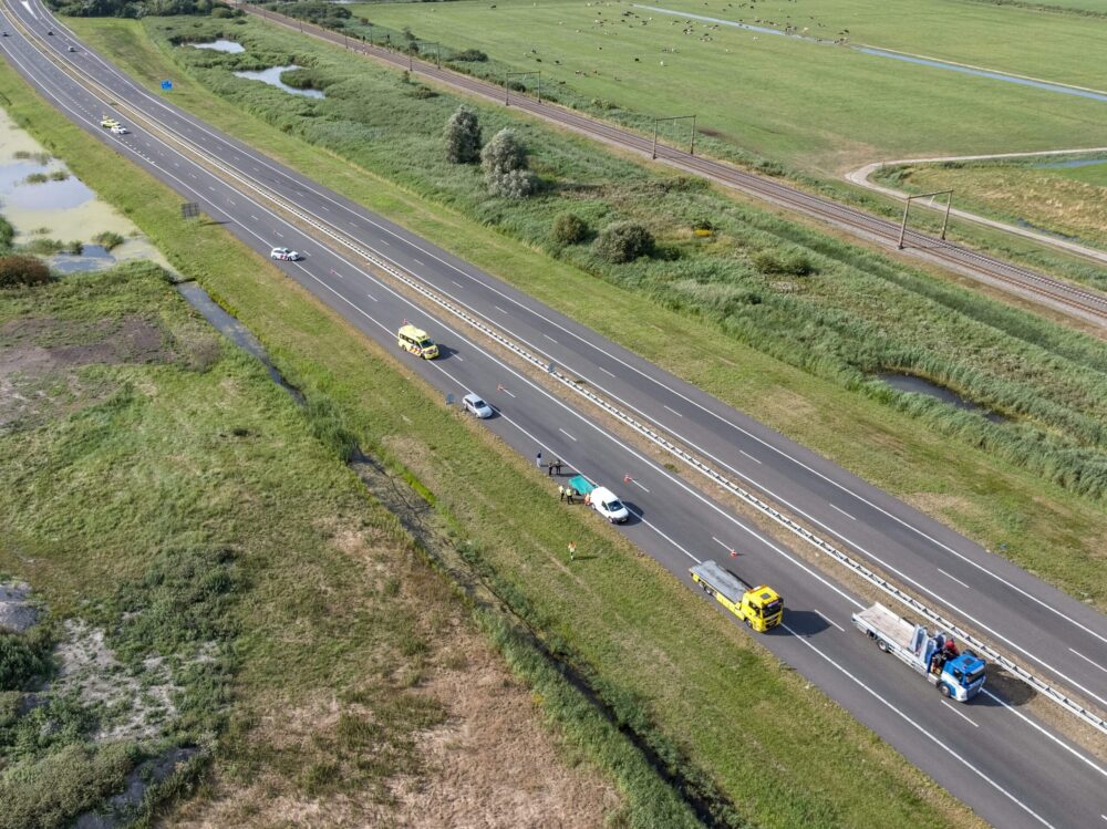 Kop-staartbotsing op A32 bij Grou zorgt voor verkeershinder