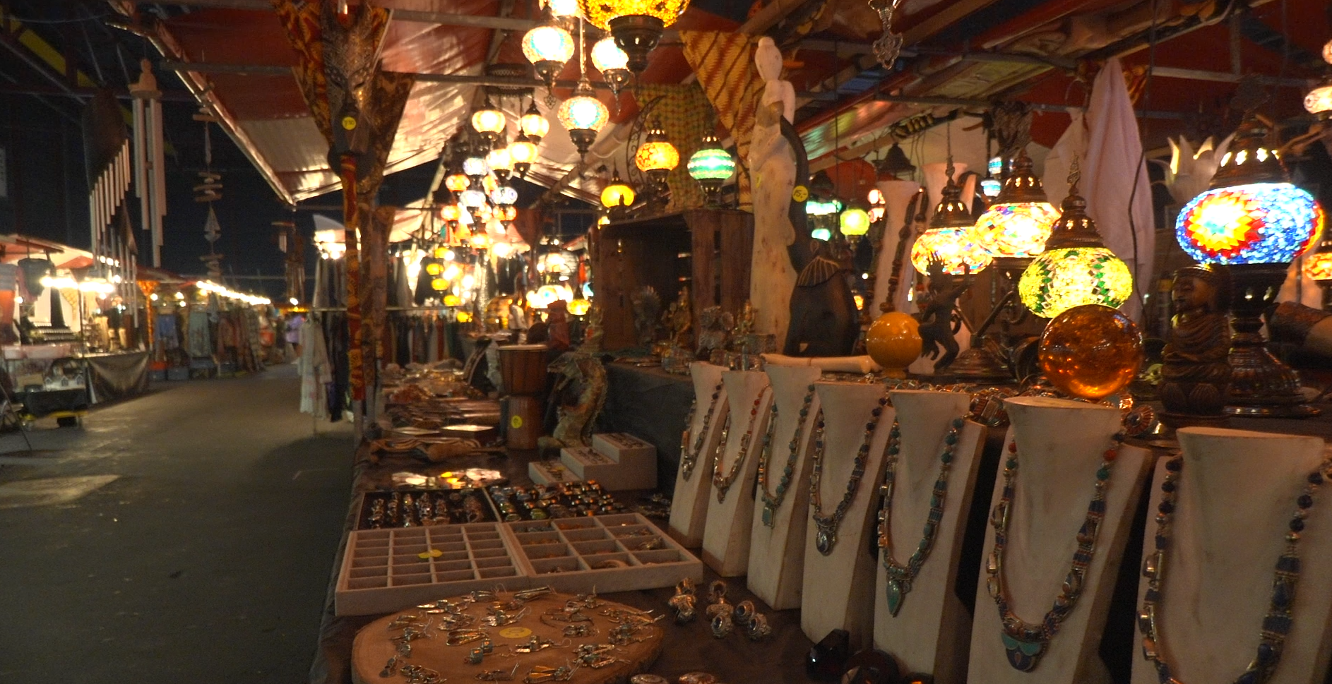 VIDEO: Indonesische cultuur komt tot leven tijdens Pasar Malam in Leeuwarden