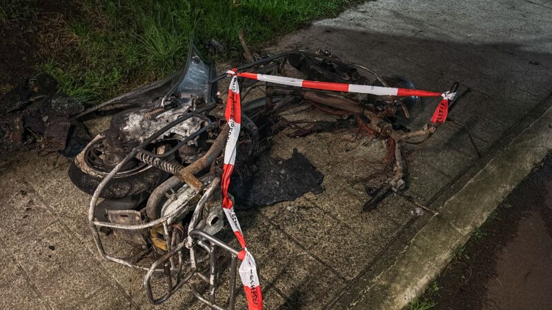 Scooter volledig uitgebrand in Harlingertunnel in Leeuwarden