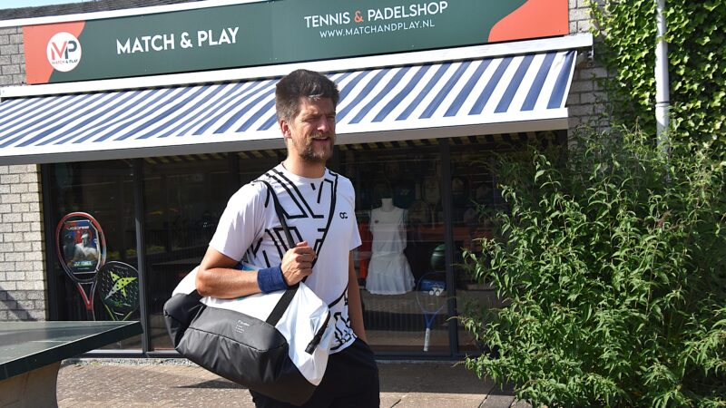 Arends met Stevens naar tweede ronde in Rennes