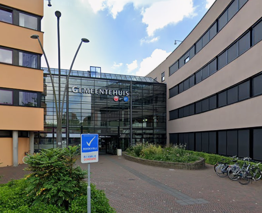 Gemeentehuis Leeuwarden krijgt nieuw glazen dak en nieuwe gevels
