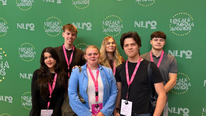 Jonge makers van Omroep Leeuwarden doen inspiratie op tijdens NLPO Awards