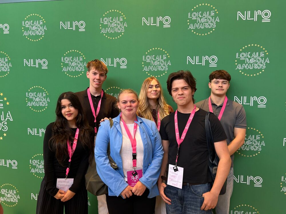 Jonge makers van Omroep Leeuwarden doen inspiratie op tijdens NLPO Awards