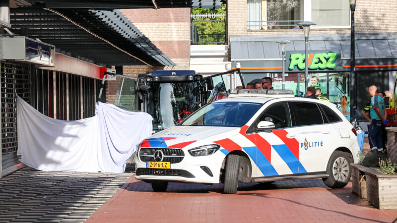 Jong kind overleden na ernstig ongeval met veegwagen in Camminghaburen