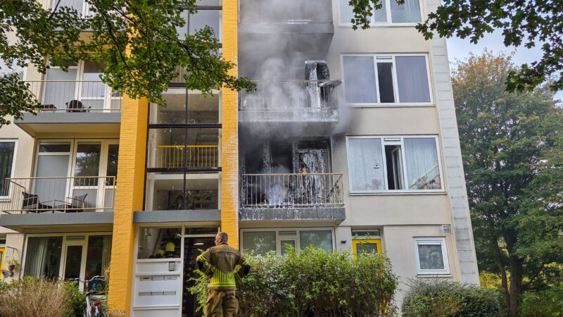 Balkonbrand in flat aan Prinsessenweg in Leeuwarden