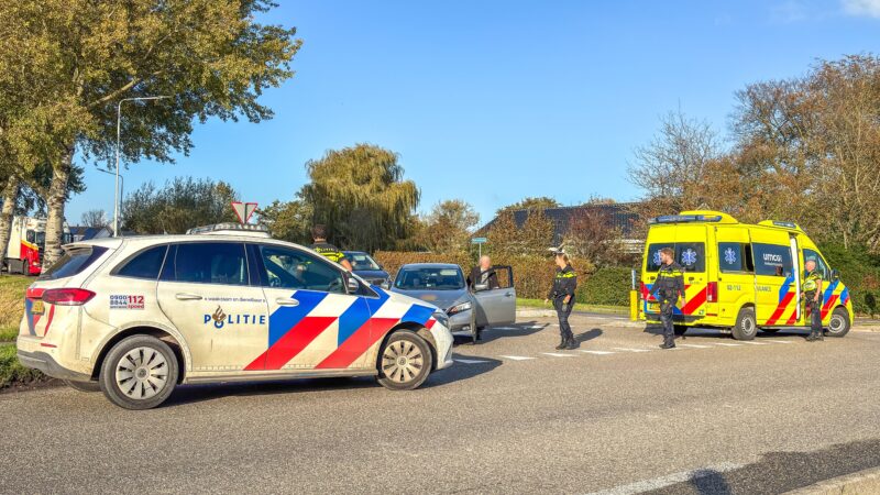 Fietser gewond bij botsing met taxi aan Wythusterwei