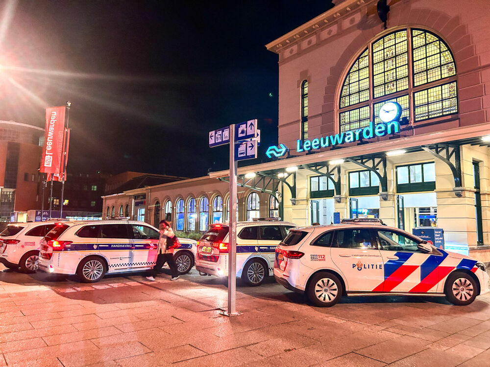 Minderjarige aangehouden na melding van bedreiging met mes op station Leeuwarden